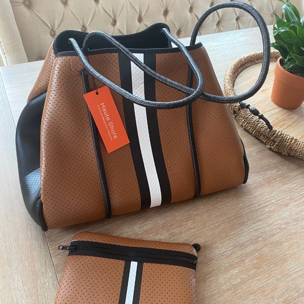 NWT Haute Shore Neoprene Bag w/Mini Pack